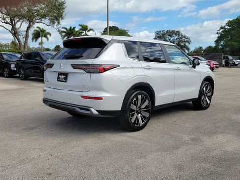 New 2026 Mitsubishi Outlander SE image 6