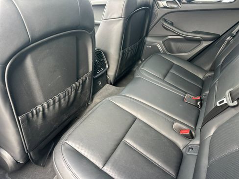 Used 2025 Porsche Macan image 13