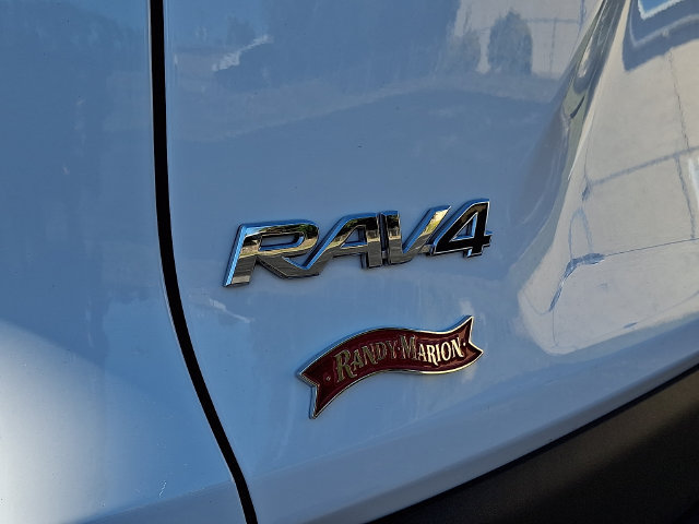 Used 2025 Toyota RAV4 XLE AWD/4WD image 30