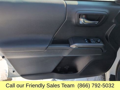 Used 2021 Toyota Tacoma TRD Off-Road w/ Technology Package image 13