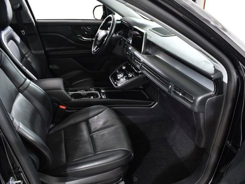 Used 2022 Lincoln Corsair AWD w/ Premium Package image 10