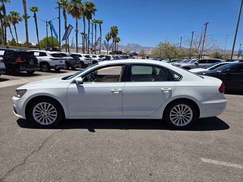 Used 2017 Volkswagen Passat 1.8T SE FWD image 4