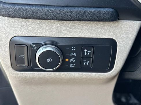 Used 2020 Ford Escape SEL image 19