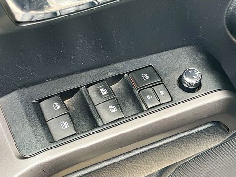 Used 2018 Toyota Tacoma TRD Sport image 18