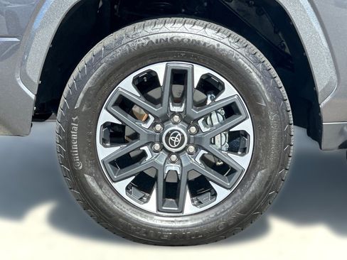 Used 2023 Toyota Tundra Limited AWD/4WD image 11