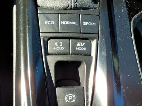 Certified 2025 Toyota Camry SE image 17