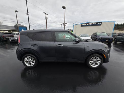 Used 2024 Kia Soul LX w/ Option Group 015 image 2