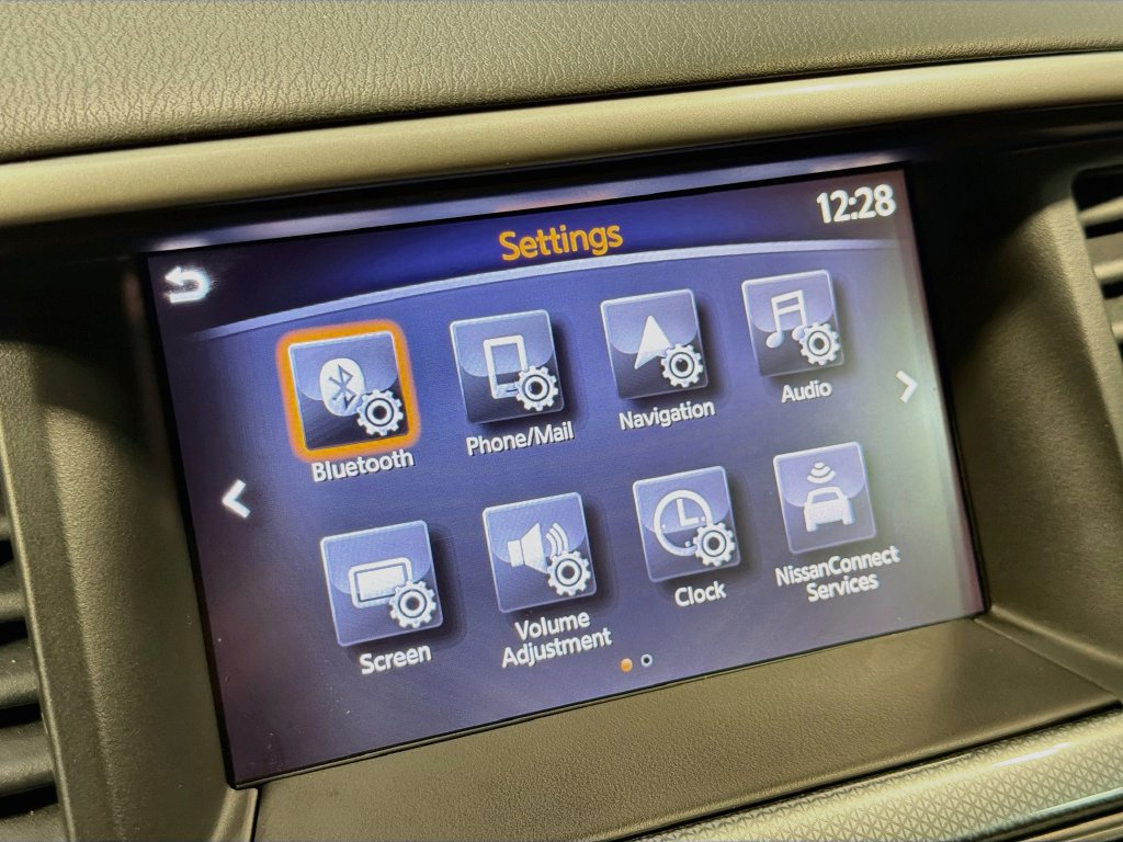 Used 2018 Nissan Pathfinder SL FWD image 14