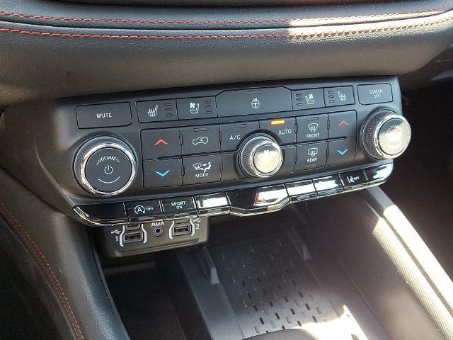 Used 2025 Dodge Durango GT AWD/4WD image 19