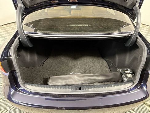 Used 2019 Lexus IS 300 AWD image 27