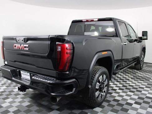 Used 2024 GMC Sierra 2500 Denali w/ Technology Package AWD/4WD image 8