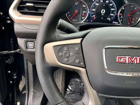Used 2023 GMC Acadia Denali FWD image 28