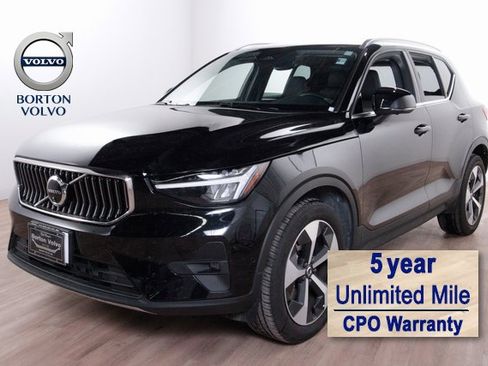 Certified 2025 Volvo XC40 B5 Plus image 1