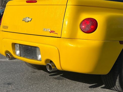 Used 2005 Chevrolet SSR w/ Preferred Equipment Group image 7