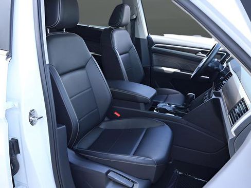 Certified 2023 Volkswagen Atlas SE w/ Panoramic Sunroof Package FWD image 22