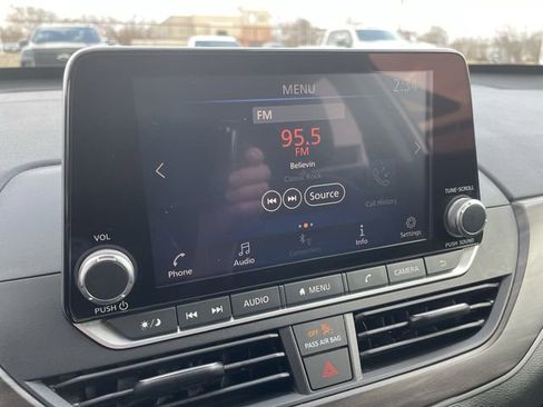 Used 2024 Nissan Altima 2.5 SV image 19