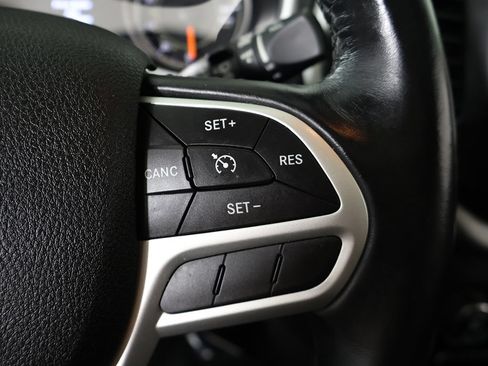 Used 2017 Jeep Cherokee Overland AWD/4WD image 45
