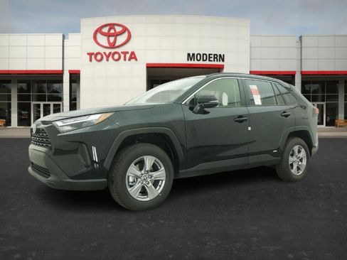 New 2025 Toyota RAV4 XLE image 6