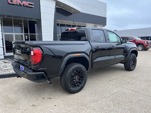 New 2026 GMC Canyon Elevation w/ Convenience Package image 3