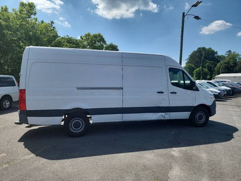 Used 2022 Mercedes-Benz Sprinter 2500 image 13