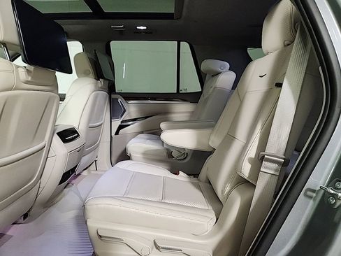 Used 2025 Cadillac Escalade Sport Platinum w/ LPO, ONYX Package AWD/4WD image 15