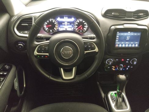 Used 2021 Jeep Renegade Latitude FWD image 22
