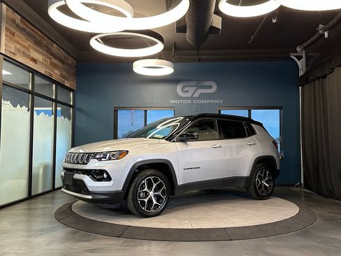 Used 2024 Jeep Compass Limited AWD/4WD image 7