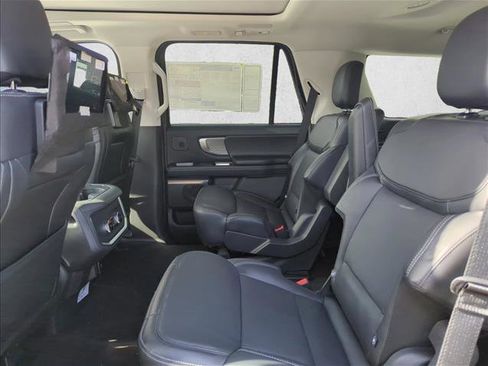 New 2026 Ford Expedition Platinum w/ Driver's Package AWD/4WD image 17