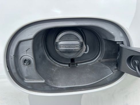 Certified 2019 Porsche Macan S AWD/4WD image 42