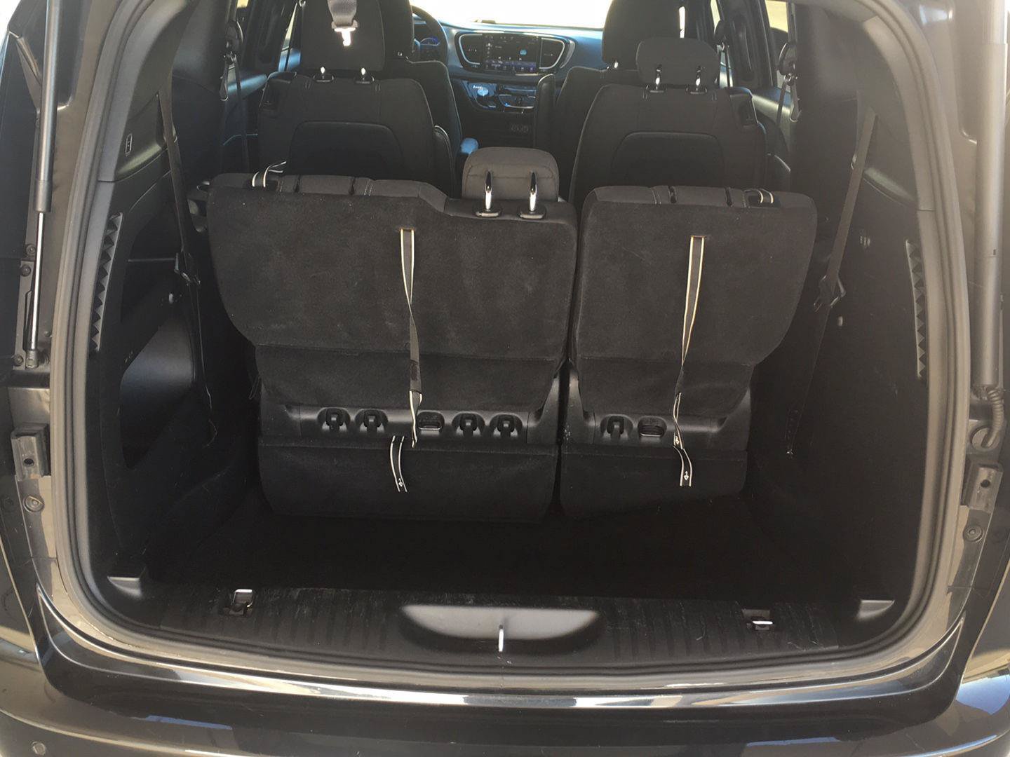 Used 2023 Chrysler Pacifica Touring FWD image 28