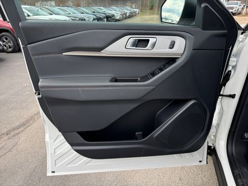 New 2026 Ford Explorer Active w/ Active Comfort Package image 24