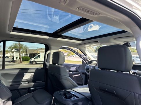 New 2025 Ford Expedition Active image 48