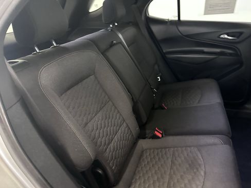 Used 2021 Chevrolet Equinox LT w/ Driver Convenience Package image 39