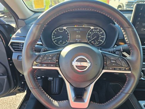 Used 2024 Nissan Altima 2.5 SR w/ SR Premium Package image 16