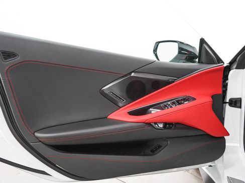 Used 2023 Chevrolet Corvette Stingray Preferred Conv w/ Z51 Performance Package RWD image 13