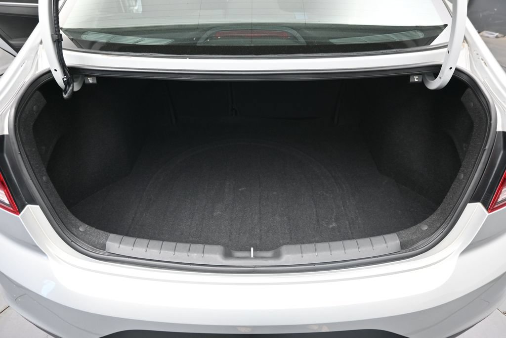 Used 2019 Hyundai Elantra SE w/ Cargo Package FWD image 25