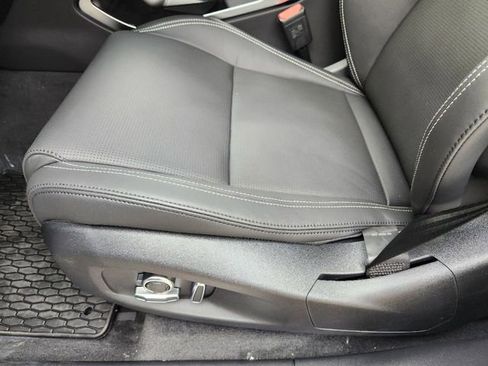 Used 2025 Jaguar F-PACE R-Dynamic S AWD/4WD image 18