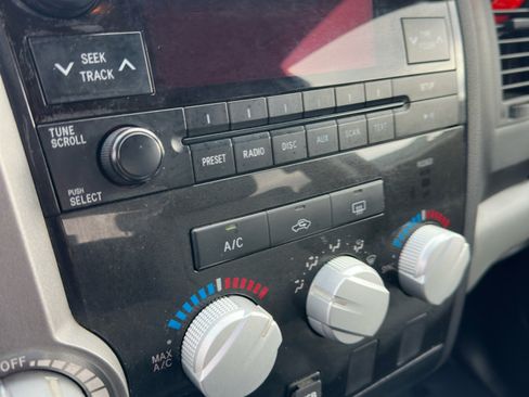 Used 2012 Toyota Tundra 4x4 CrewMax image 30