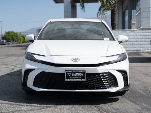 Used 2025 Toyota Camry SE FWD image 3