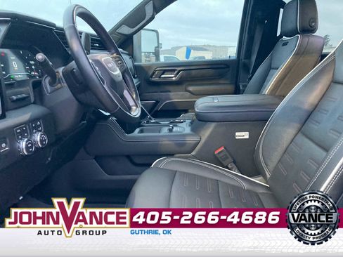 Used 2025 GMC Sierra 2500 AT4X AWD/4WD image 3
