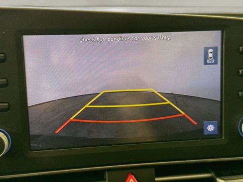 Used 2022 Hyundai Elantra SEL FWD image 15