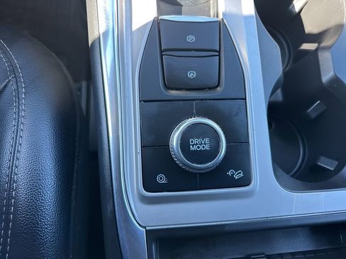 Used 2022 Ford Explorer Limited w/ Equipment Group 301A image 27