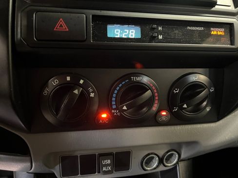 Used 2014 Toyota Tacoma PreRunner image 21