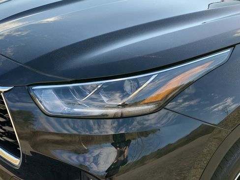 Used 2023 Toyota Highlander Platinum AWD/4WD image 9