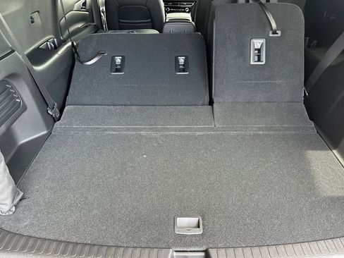 New 2025 Chevrolet Traverse LT w/ Enhanced Driving Package image 17