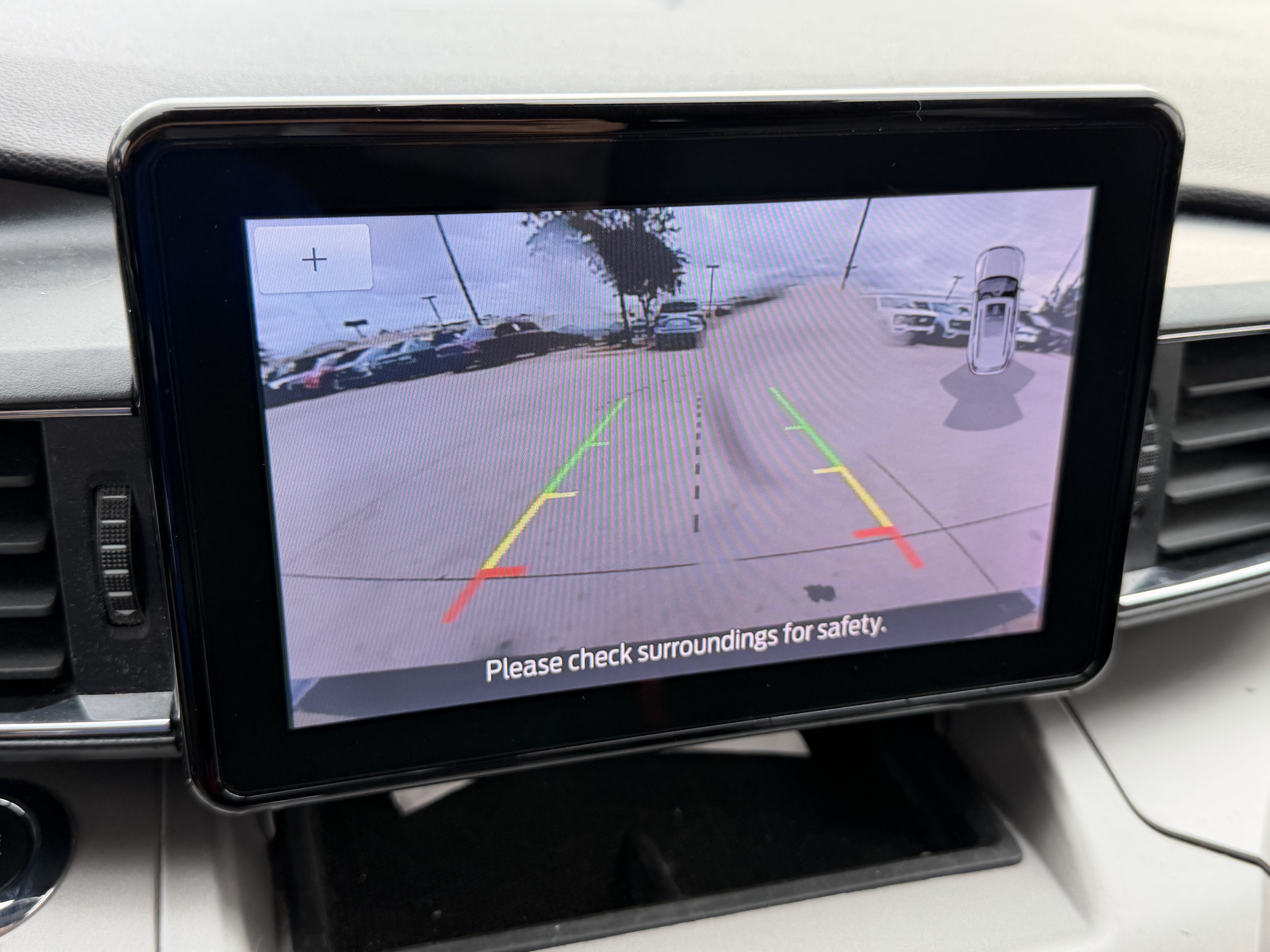 Used 2021 Ford Explorer XLT w/ Equipment Group 202A RWD image 12