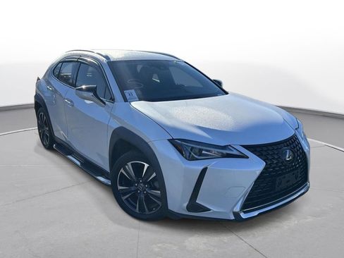 Used 2020 Lexus UX 200 image 4