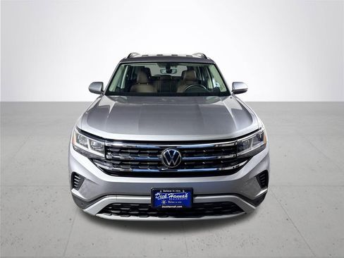 Certified 2023 Volkswagen Atlas SE w/ Black Wheel Package image 3