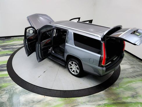 Used 2019 Cadillac Escalade ESV Premium Luxury AWD/4WD image 41