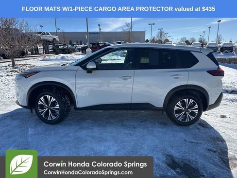 Used 2023 Nissan Rogue SV image 4